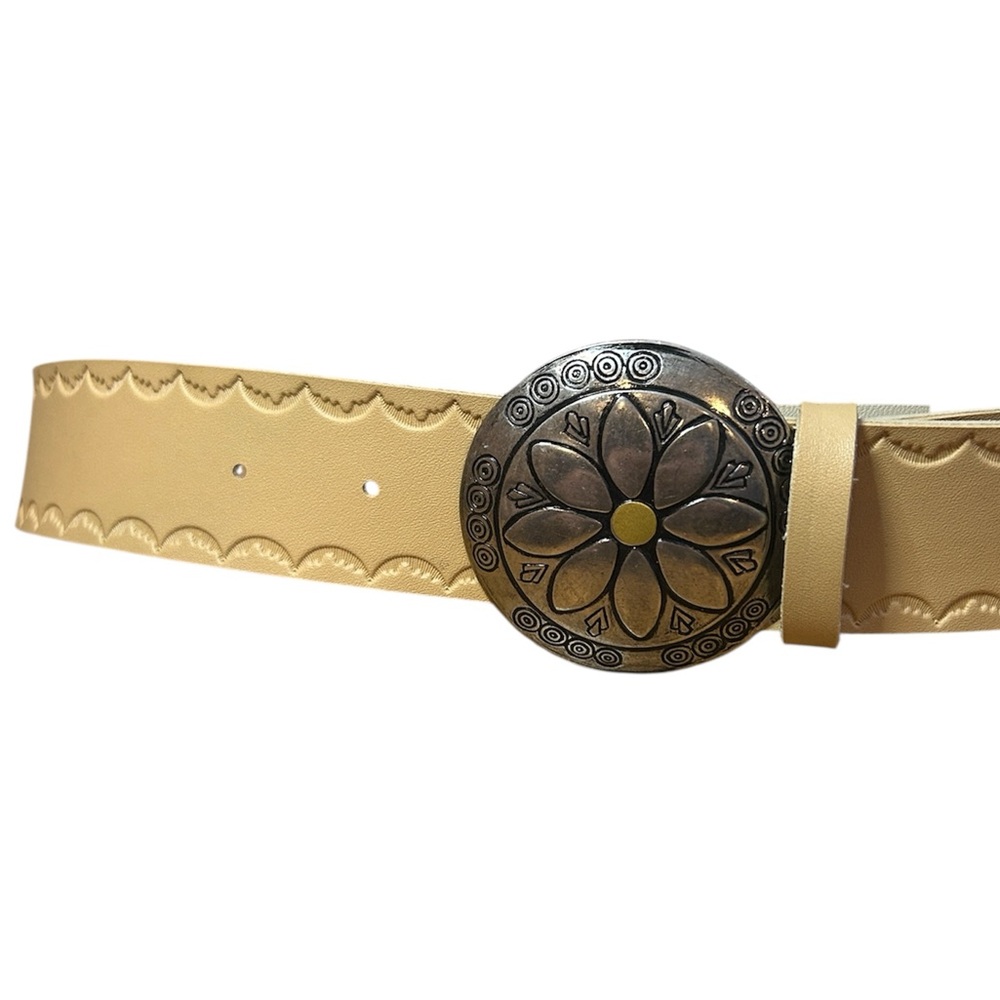 Tan Belt Embossed Scallop Edge Belt 39” long w/ Bold Daisy Concho‎ 2.5” Buckle